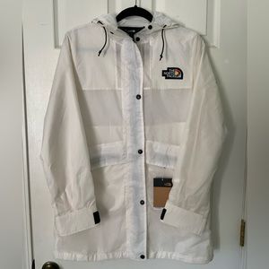 The North Face Outline Jacket - Parka Length In Gardenia White